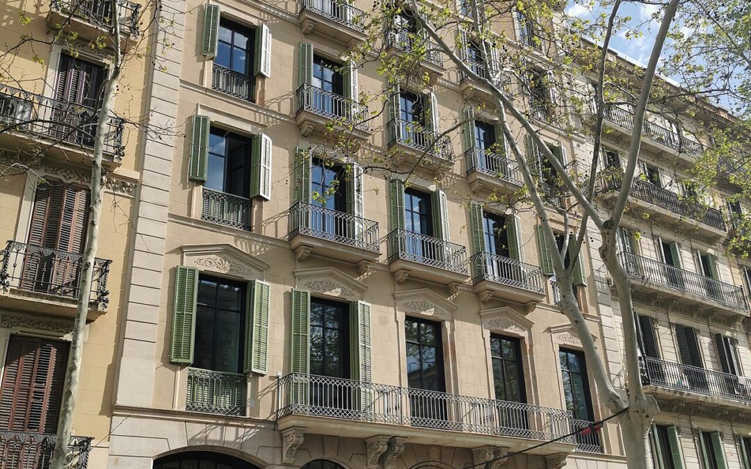 Exteriör av Casa Bonay vid Gran Via de les Corts Catalanes 700, Barcelona. Dokumentärt foto; fotograferingsår saknas i källmetadata.