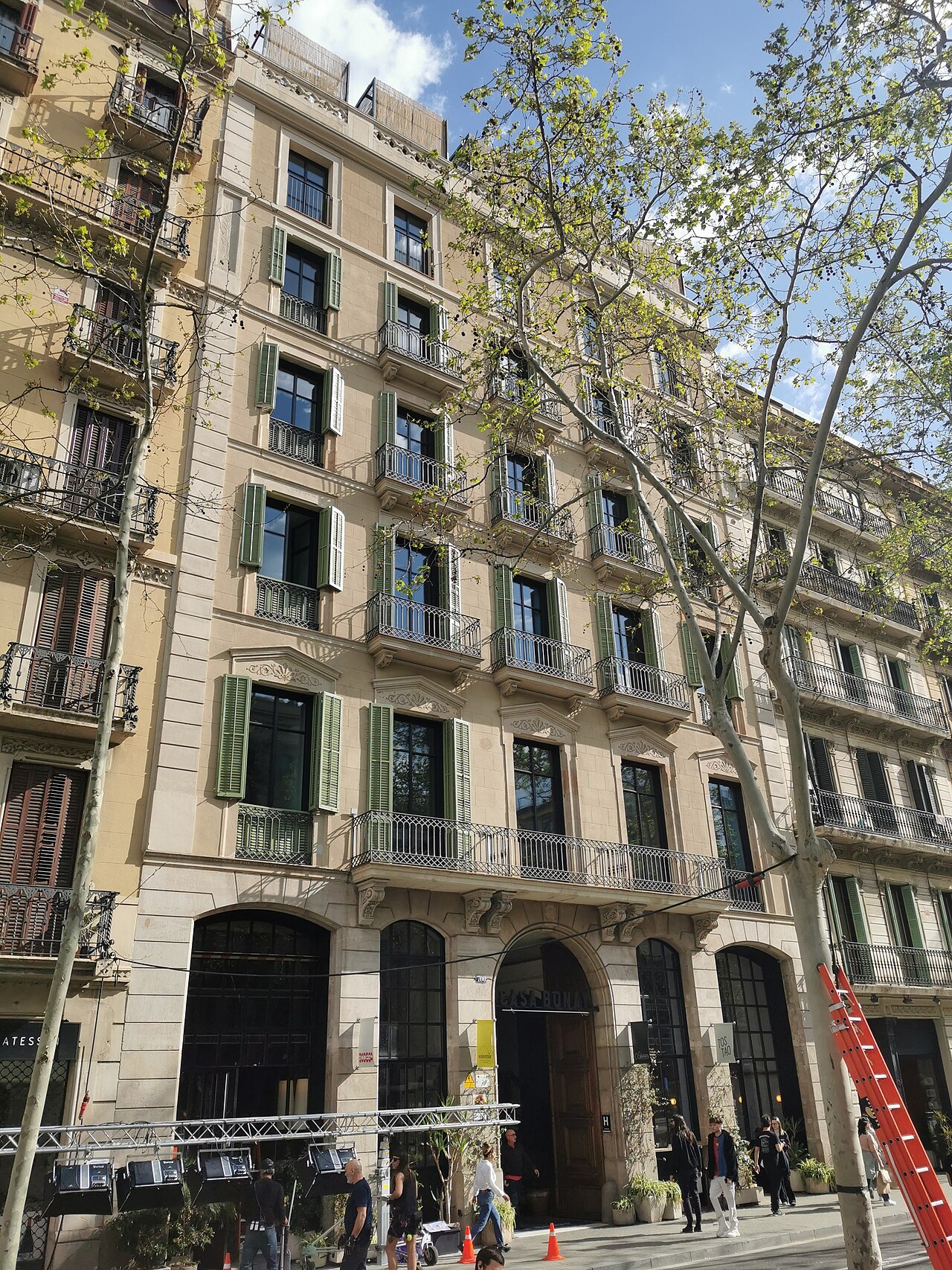 Exteriör av Casa Bonay vid Gran Via de les Corts Catalanes 700, Barcelona. Dokumentärt foto; fotograferingsår saknas i källmetadata.