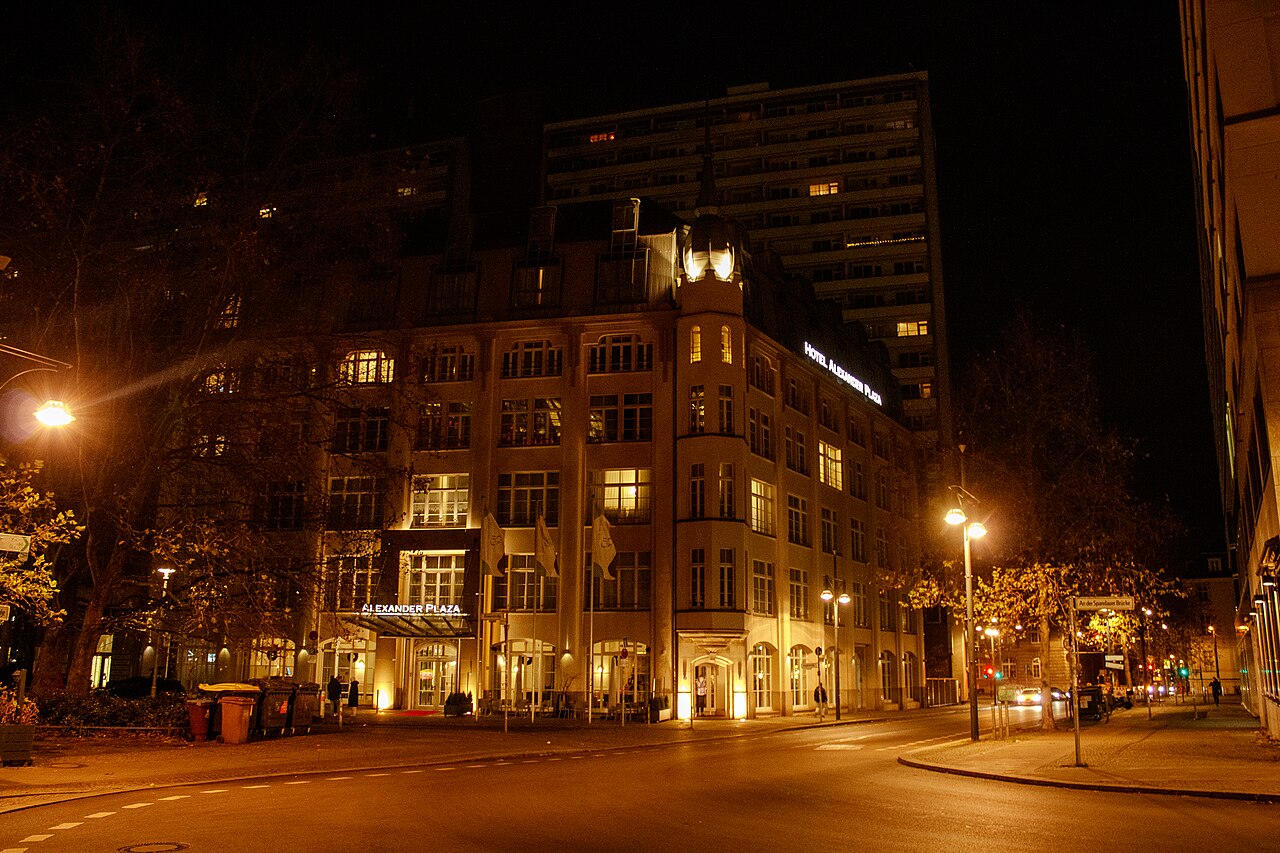 Exteriör av Classik Hotel Alexander Plaza vid Rosenstraße 1, Berlin. Foto från 2025.