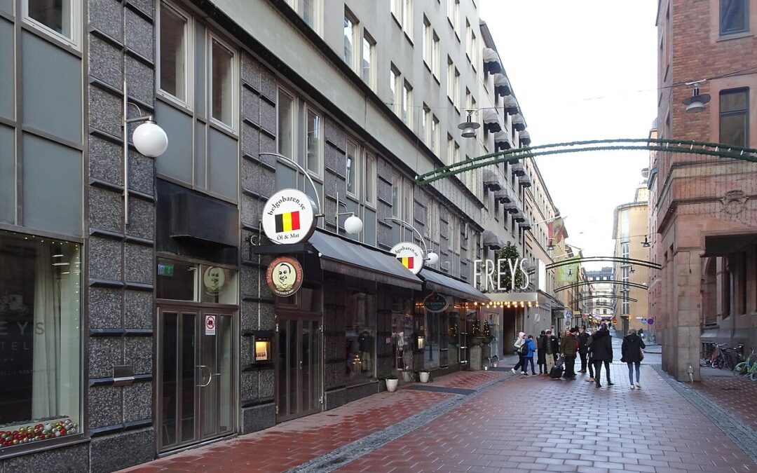 Exteriör av Freys Hotel vid Bryggargatan 12, Stockholm. Foto från 2019.