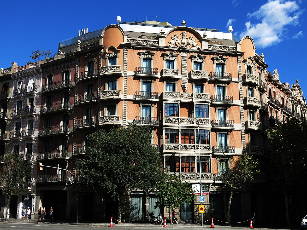 Exteriör av Hotel Cram vid Carrer d’Aribau 54, Barcelona. Foto från 2017.