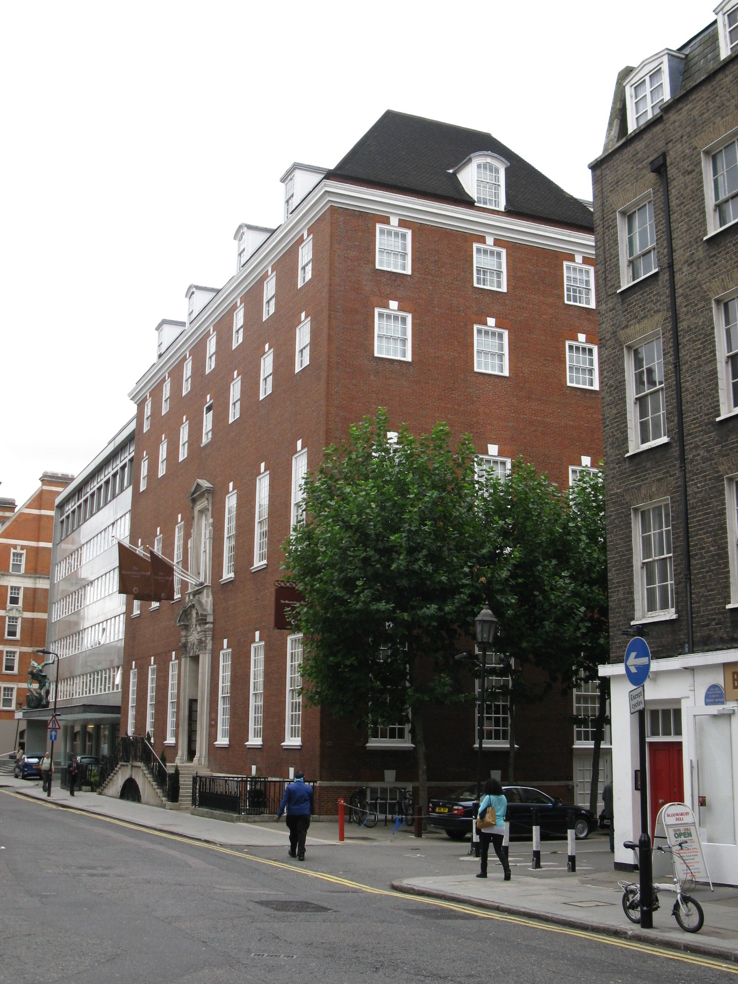 The Bloomsbury Hotels exteriör. Foto från september 2010.