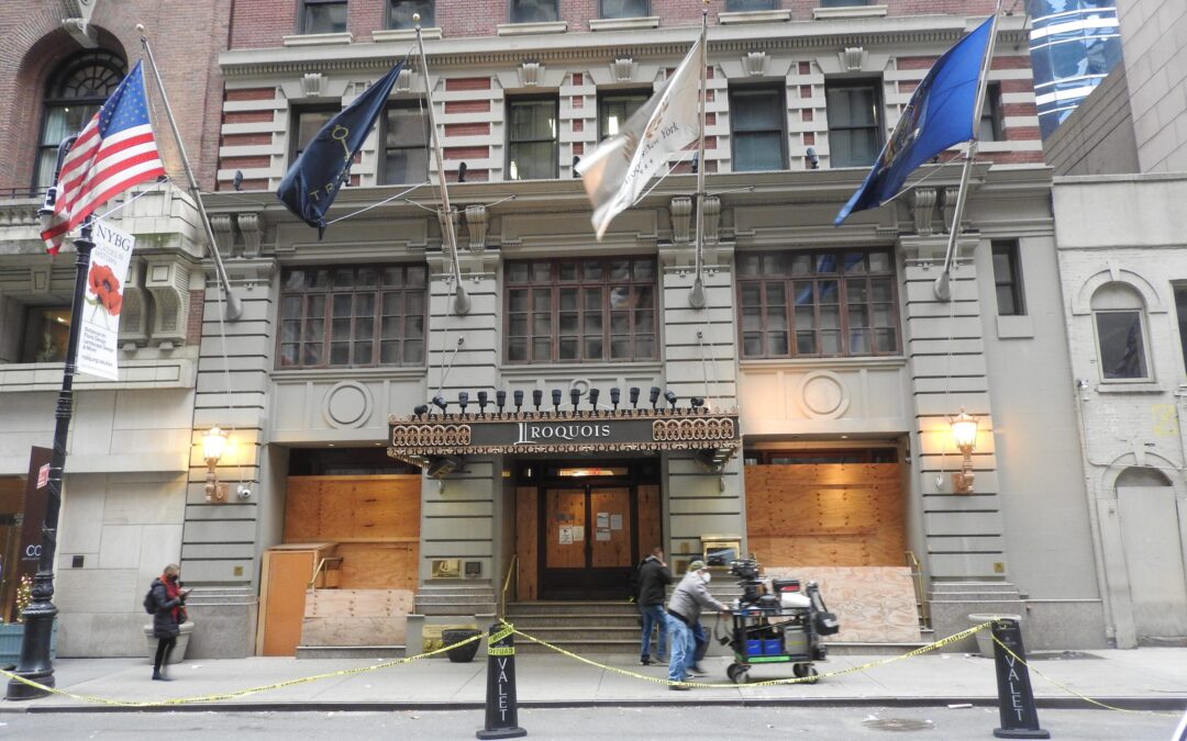 The Iroquois New York, sett från West 44th Street. Foto från 2020.