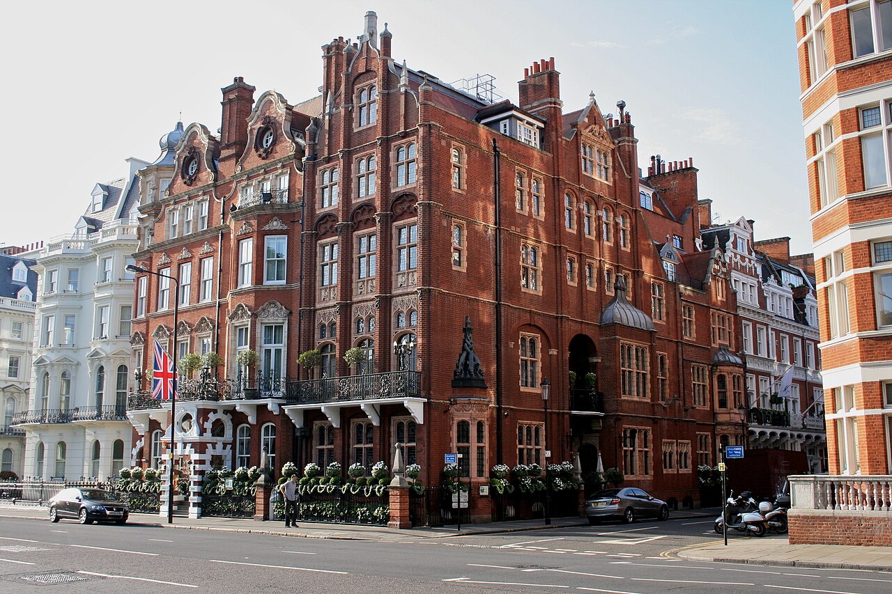 Exteriör av The Milestone Hotel & Residences vid 1 Kensington Court, London. Foto från 2009.