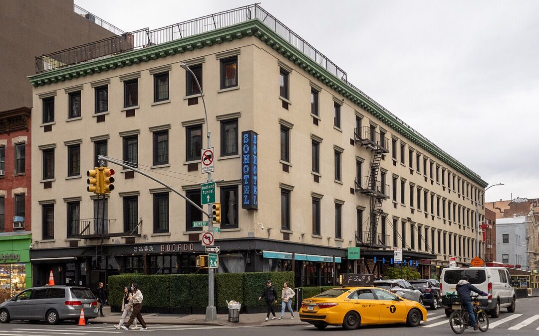 Exteriör av The Sohotel vid 341 Broome Street, New York. Foto från 2021.