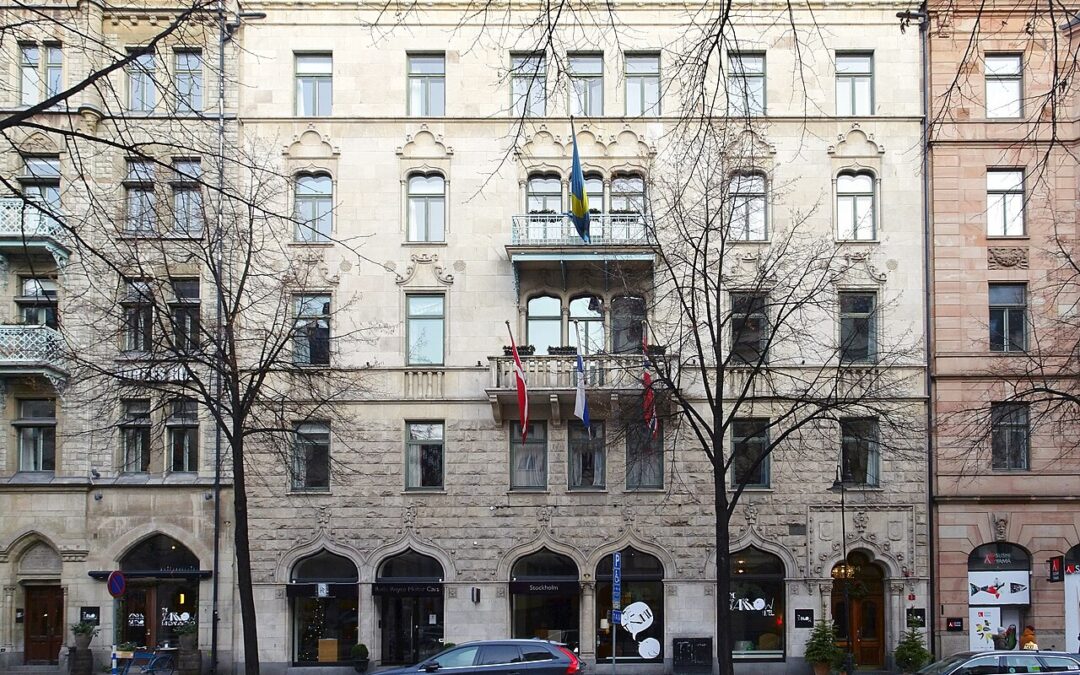 Exteriör av The Sparrow Hotel vid Birger Jarlsgatan 24, Stockholm. Foto från 2019.