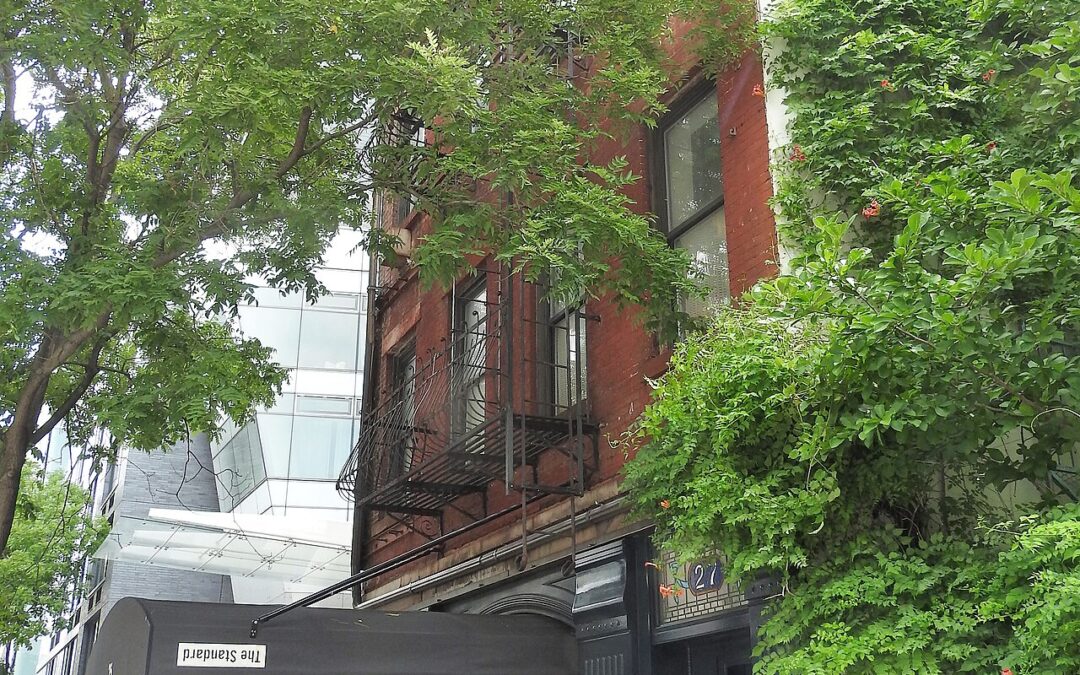 Exteriör av The Standard, East Village vid 25 Cooper Square, New York. Foto från 2019.